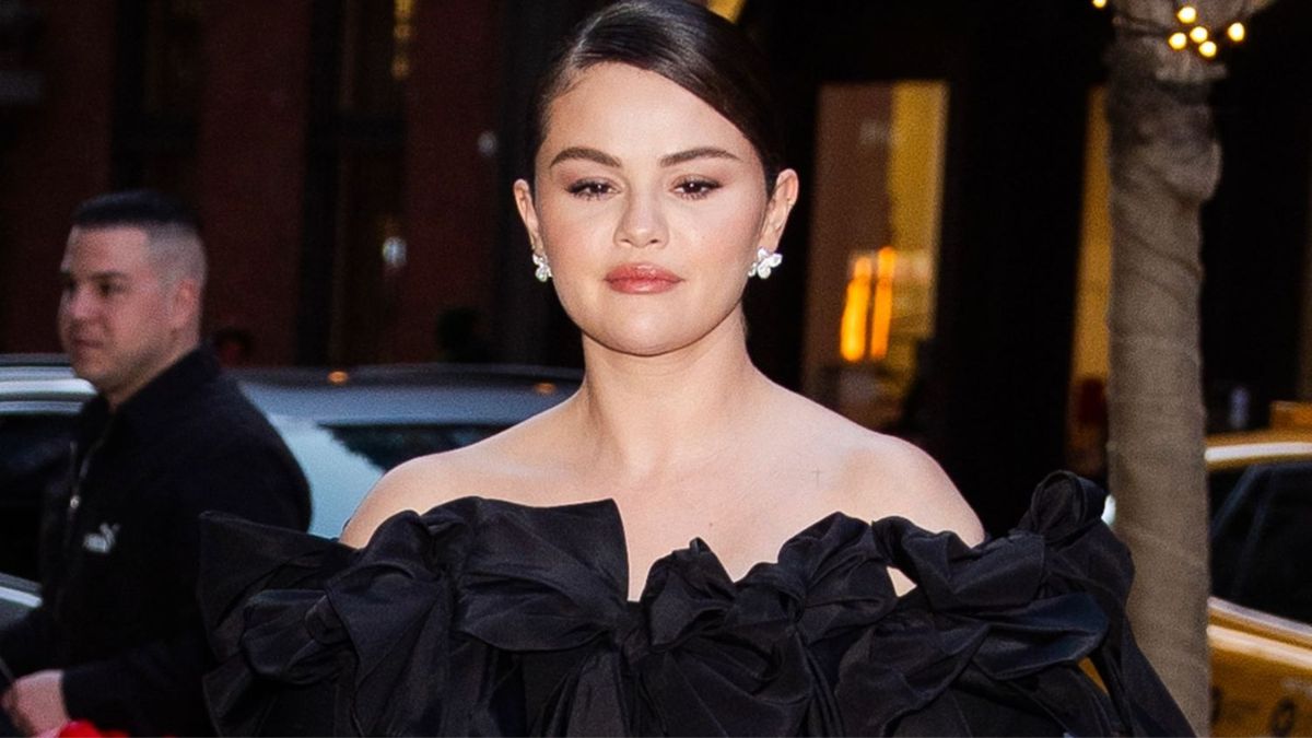 Selena Gomez Never Goes Out Of Style, Wearing An LBD With Lots Of Bows