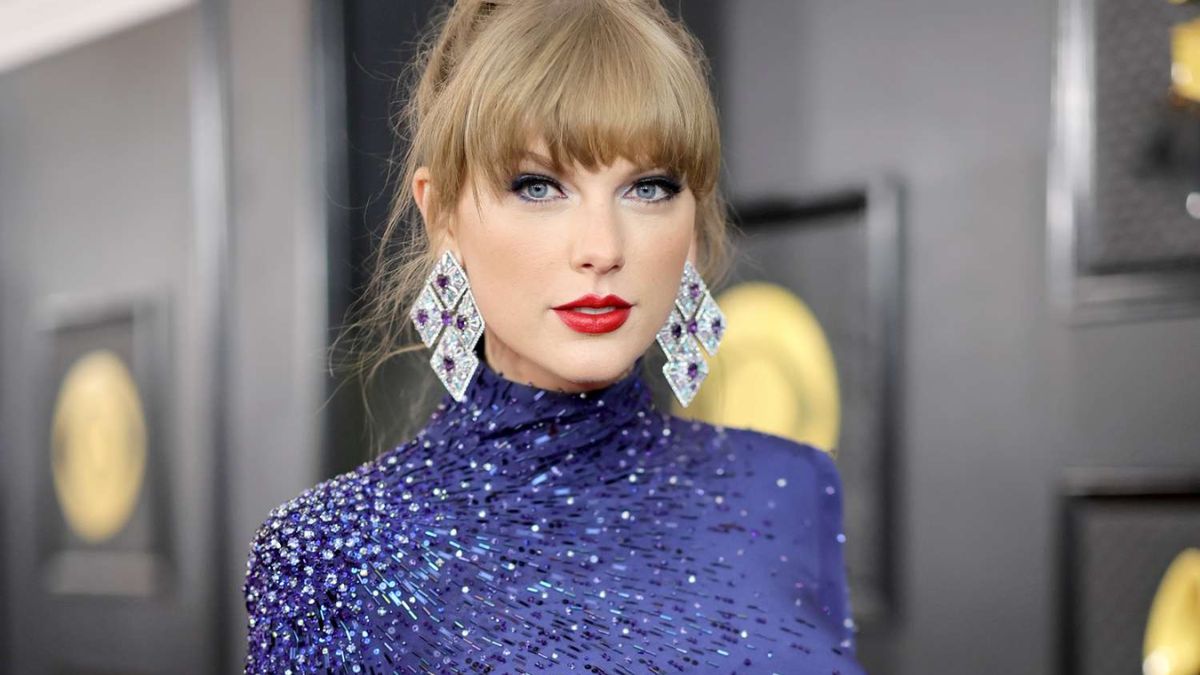 How Did Taylor Swift Become A Billionaire?